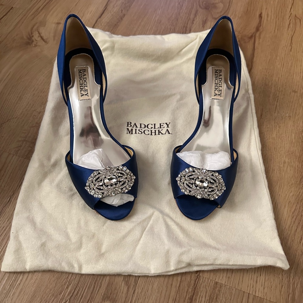 Badgley Mischka Petrina kitten heels